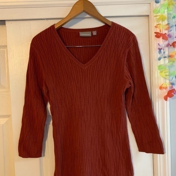 Croft and Barrow Burnt Orange Knit Sweater Small - Picture 3 of 8